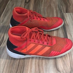 Adidas Predator indoor shoes/cleats men’s 8